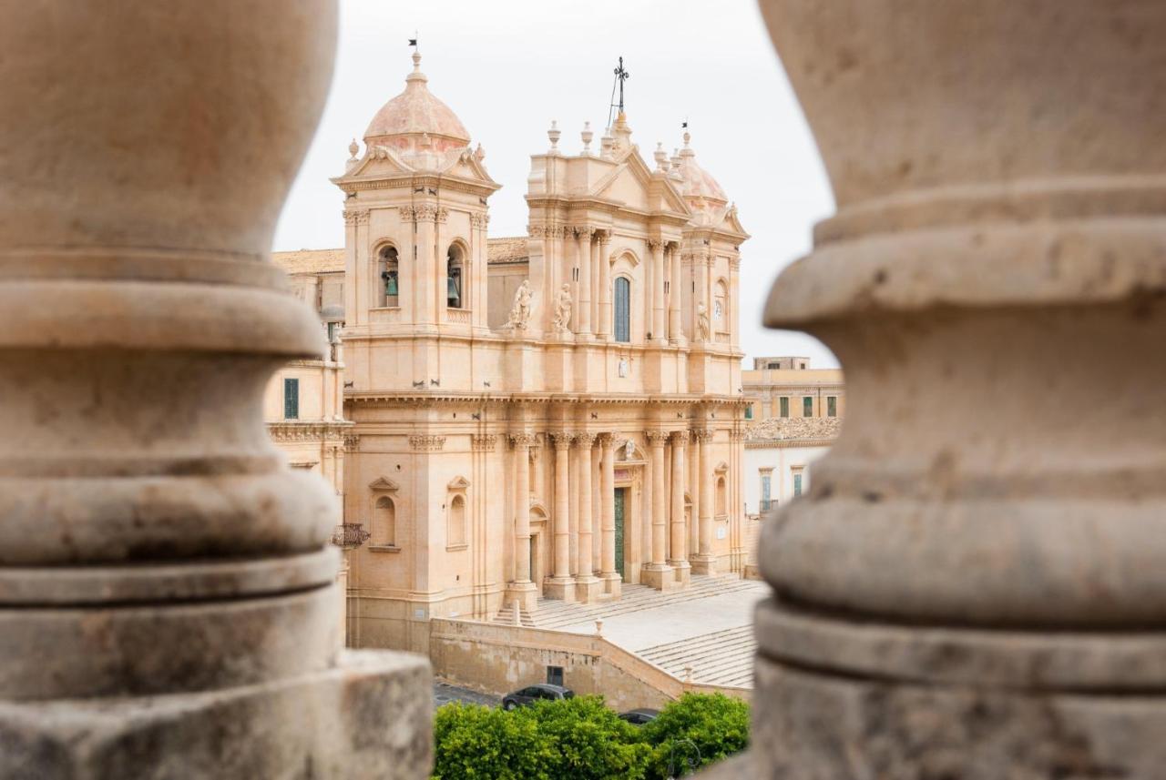 A Casa Tua Affitti Brevi Bed and Breakfast Noto Exteriör bild