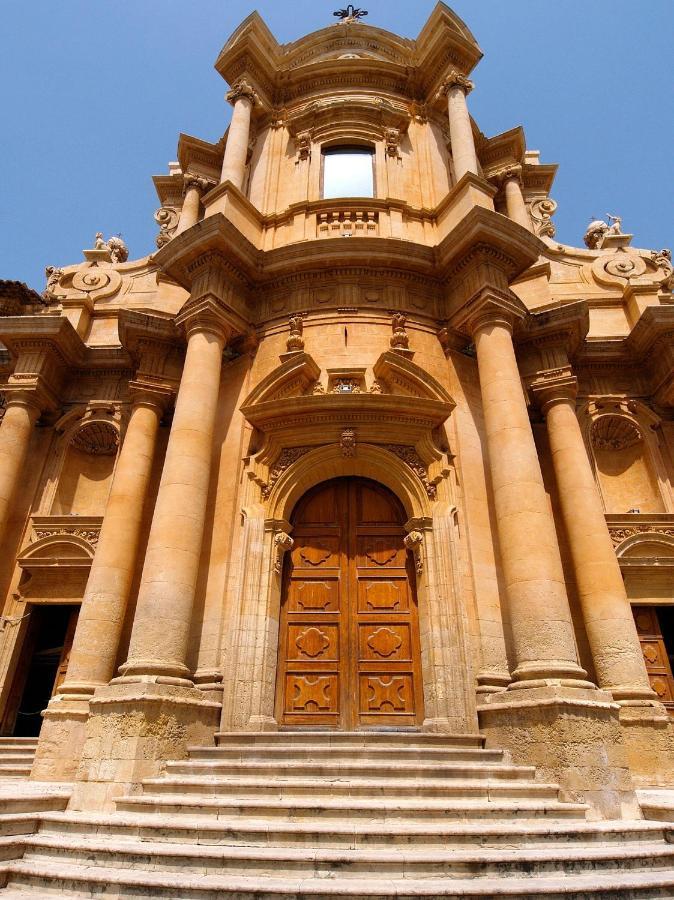 A Casa Tua Affitti Brevi Bed and Breakfast Noto Exteriör bild